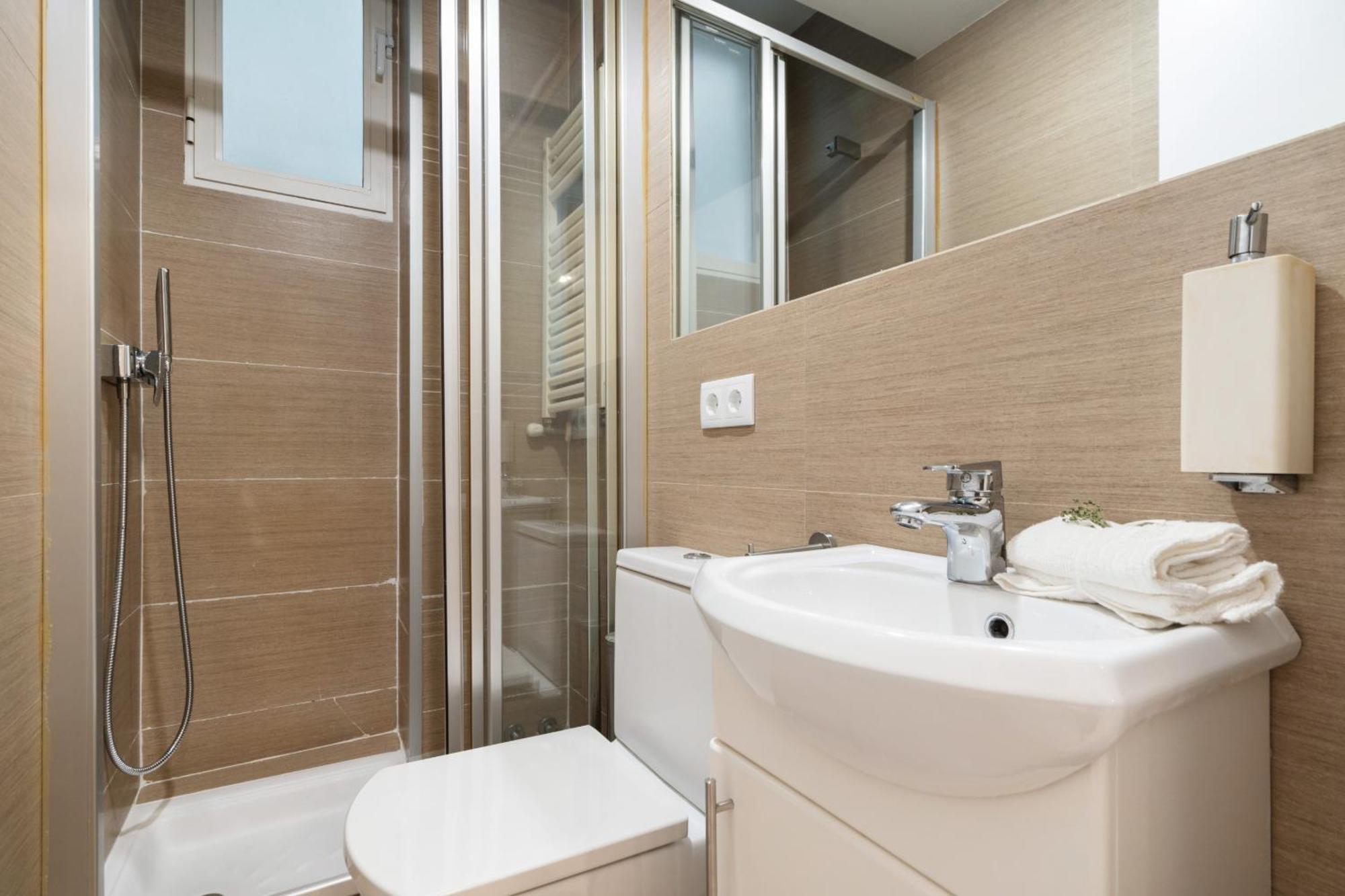 Apartamento Reformado En Metro Ibiza Alquiler Temporal Madrid Luaran gambar