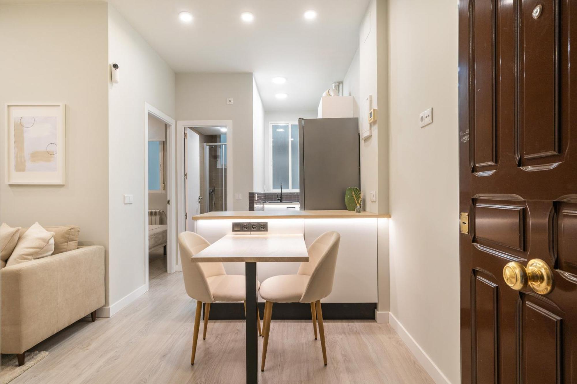 Apartamento Reformado En Metro Ibiza Alquiler Temporal Madrid Luaran gambar