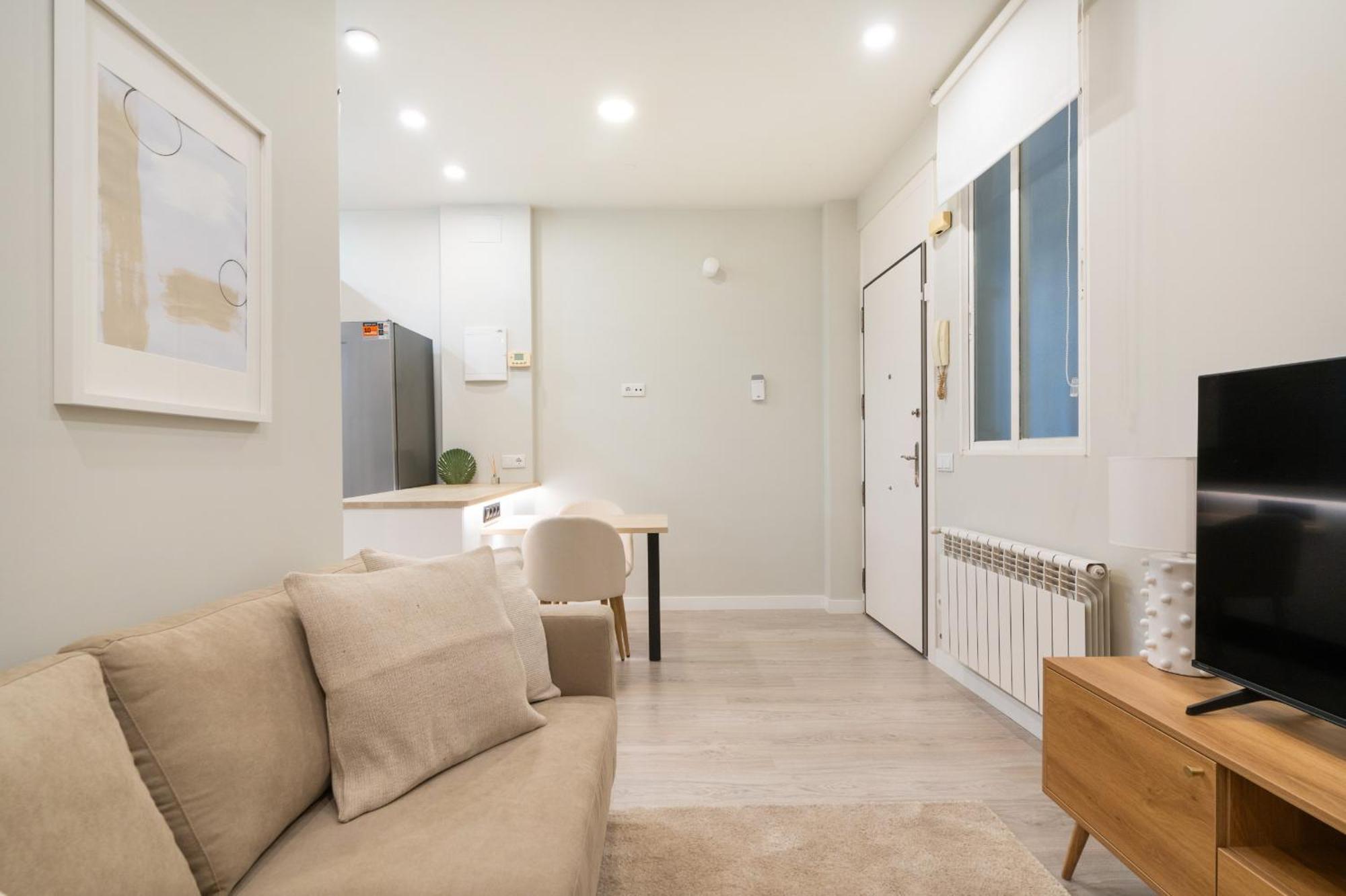 Apartamento Reformado En Metro Ibiza Alquiler Temporal Madrid Luaran gambar