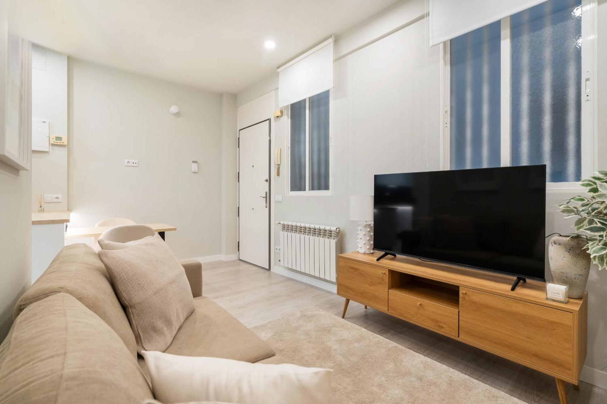 Apartamento Reformado En Metro Ibiza Alquiler Temporal Madrid Luaran gambar