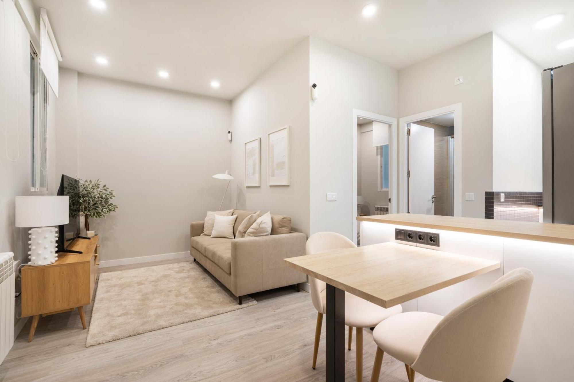 Apartamento Reformado En Metro Ibiza Alquiler Temporal Madrid Luaran gambar