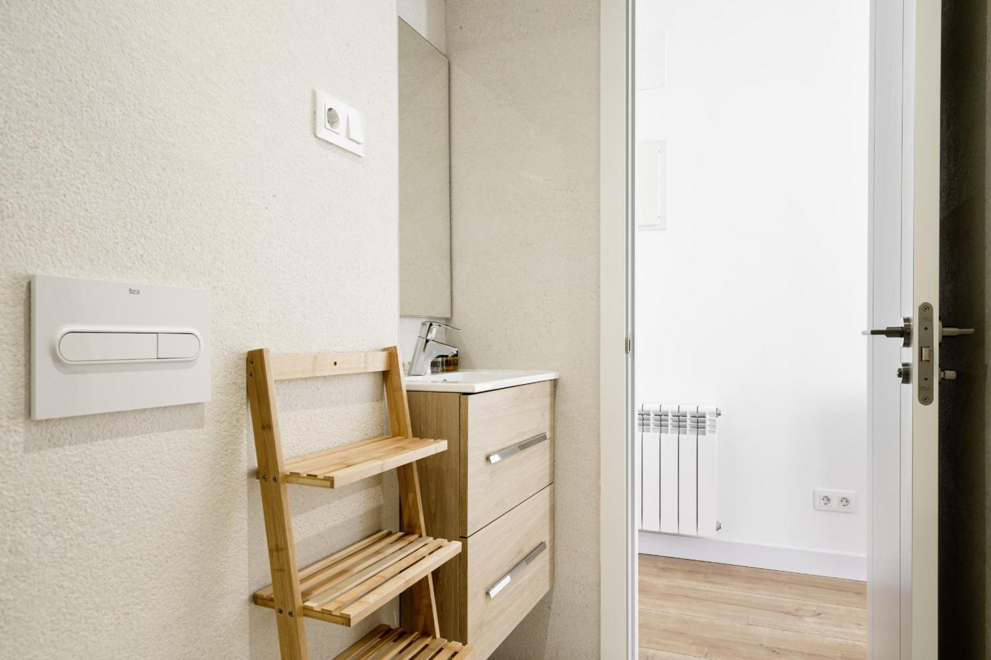 Apartamento Reformado En Metro Ibiza Alquiler Temporal Madrid Luaran gambar